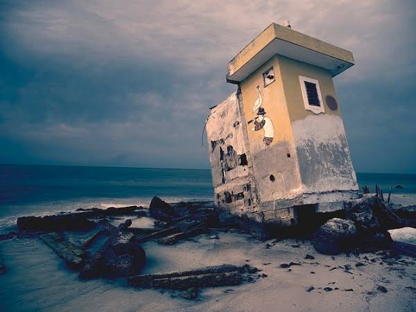 MEMBANGUN RUMAH DI ATAS PASIR